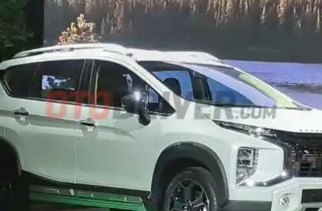 Spesifikasi Mitsubishi Xpander Cross 2020
