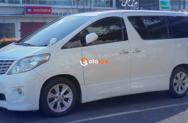 Mobil Keluarga Nyaman Irit
