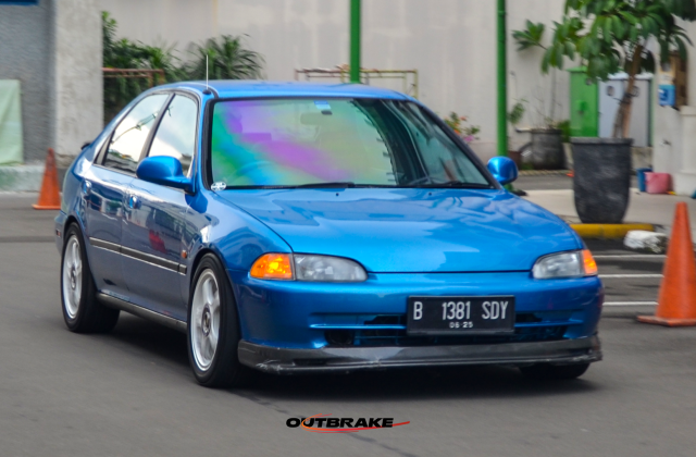 Modifikasi Mobil Honda Civic Genio 