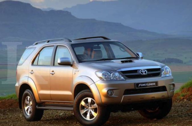 Toyota Fortuner Pertama
