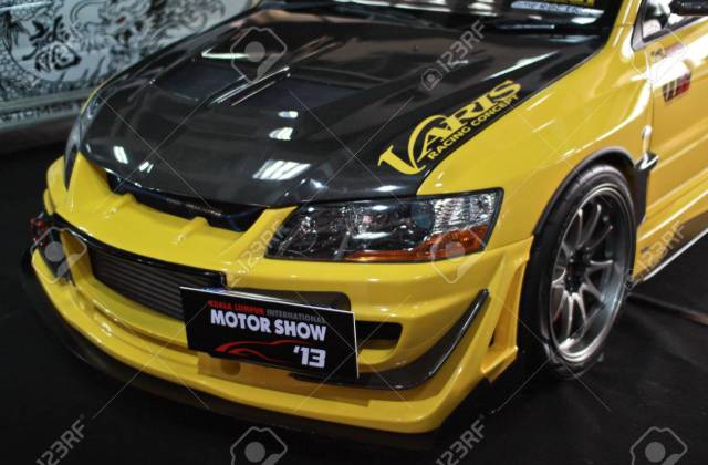 Sedan Mitsubishi Modif
