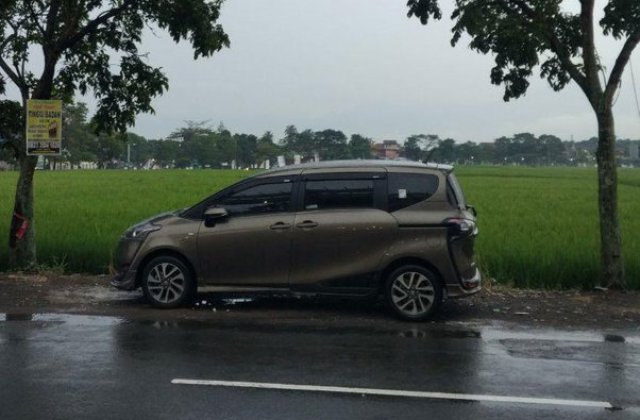 Toyota Sienta Irit Atau Boros
