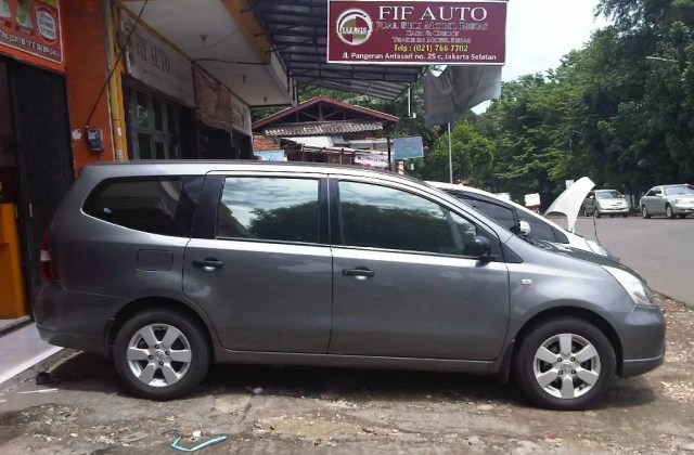 Harga Mobil Nissan Livina 2008 