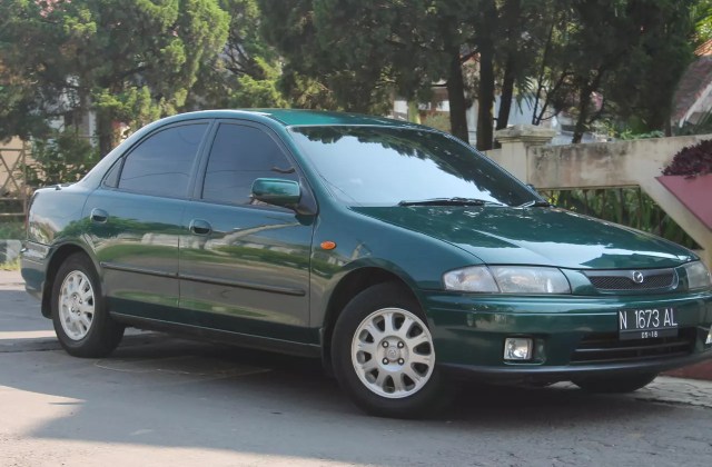 Harga Mobil Bekas Mazda Familia 1997
