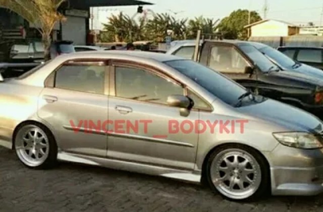 Modifikasi Honda City 2003 