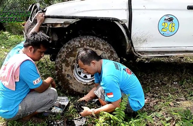 Modifikasi Mobil Feroza Offroad
