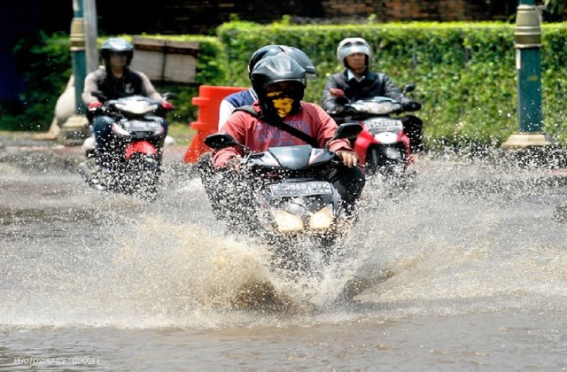 Solusi Mobil Mogok Kena Banjir
