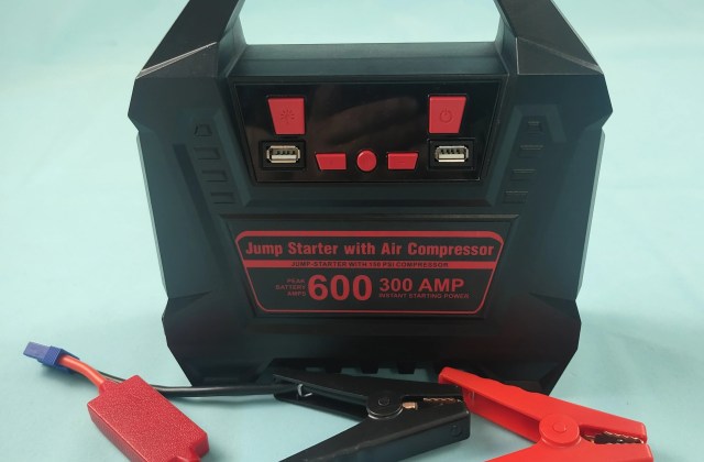 Jump Starter Mobil
