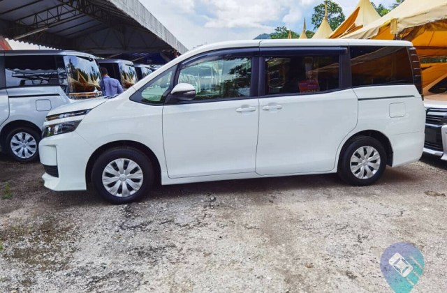 Toyota Voxy Bekas Jogja
