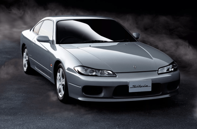 Mobil Nissan Silvia 