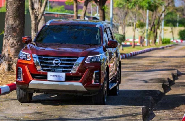 Kelebihan Kekurangan Nissan Terra 