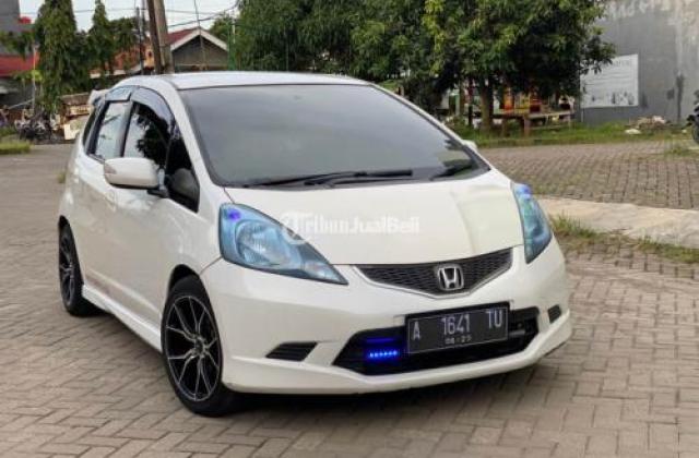 Mobil Honda Jazz 2010
