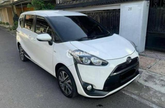 Toyota Sienta Bekas Solo
