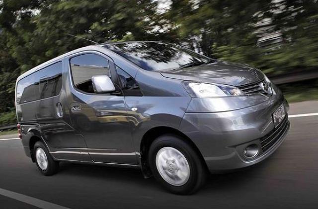 Foto Mobil Nissan Evalia Tahun 2012 