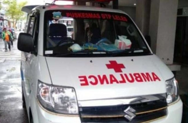 Mobil Ambulans Bawa Orang Mati
