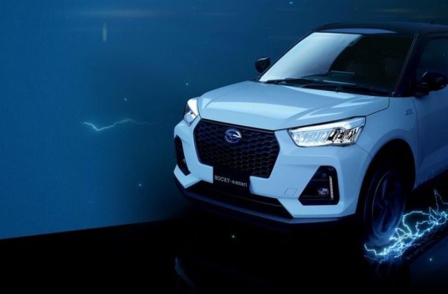 Daihatsu Rocky Irit Bensin 