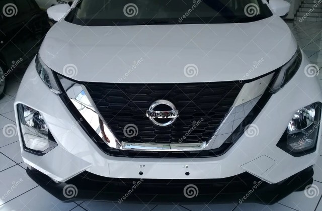 Foto Mobil New Nissan Livina 