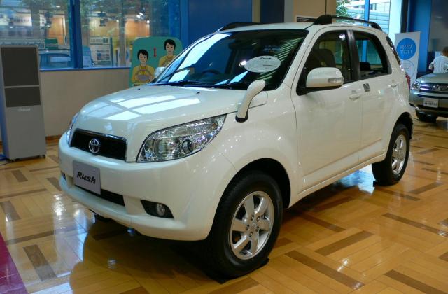 Ukuran Mobil Toyota Rush
