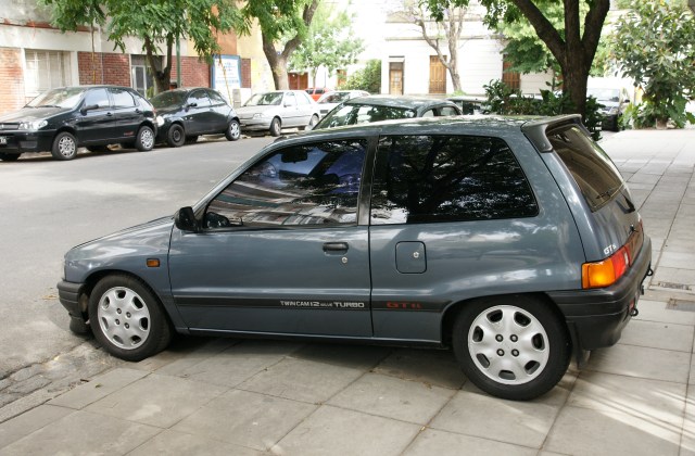 Spesifikasi Mobil Daihatsu Charade Turbo 