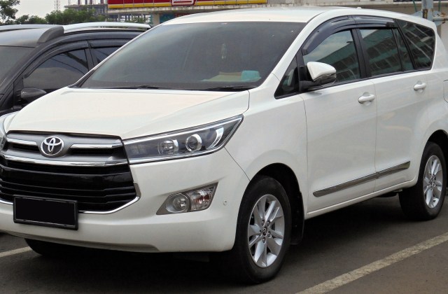Ukuran Toyota Innova 2009
