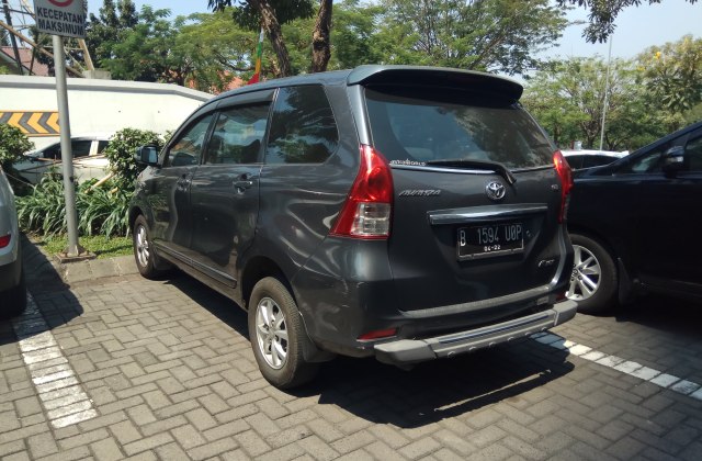 Mobil Matic Avanza

