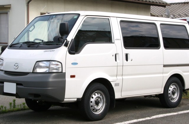 Mobil Mazda Van
