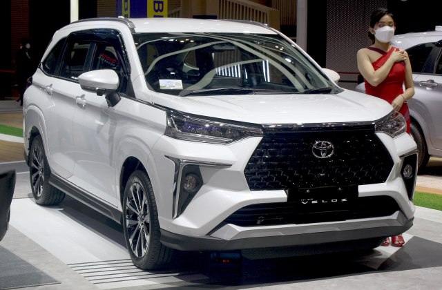 Ukuran Toyota Veloz 2021
