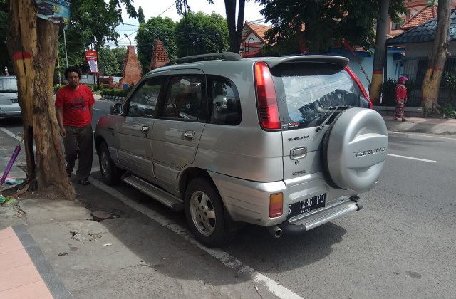 Harga Daihatsu Taruna Csr 2001 