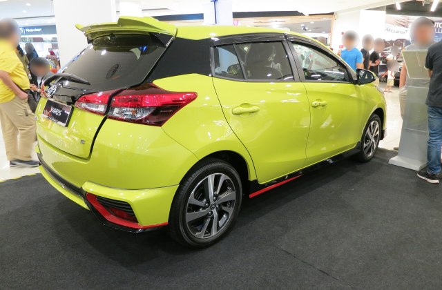 Toyota Yaris Warna Kuning
