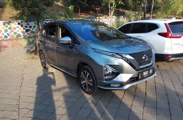 Jenis Mobil Nissan Livina 