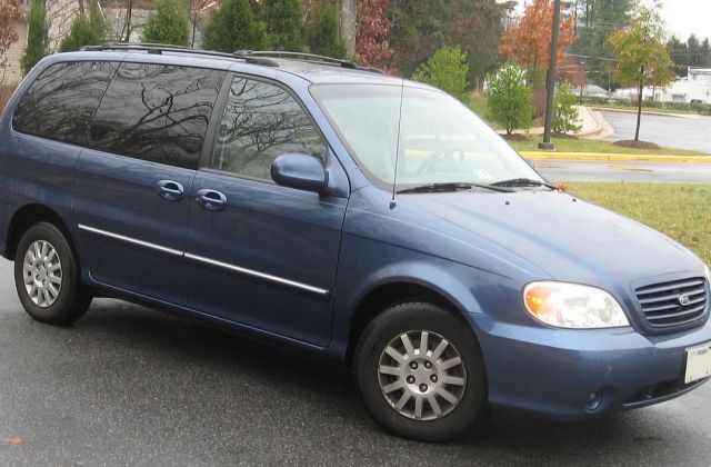 Ukuran Mobil Kia Carnival 2000
