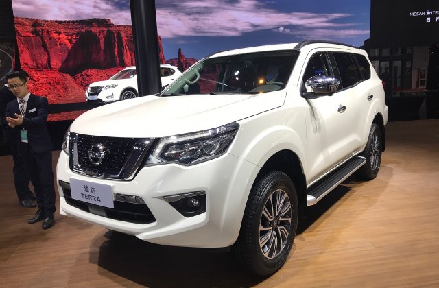 Mobil Nissan Terra 2021 