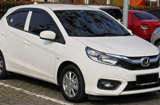 Modifikasi Honda Brio Satya Putih 