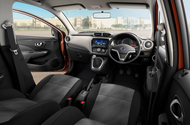 Mobil Nissan Go Panca 