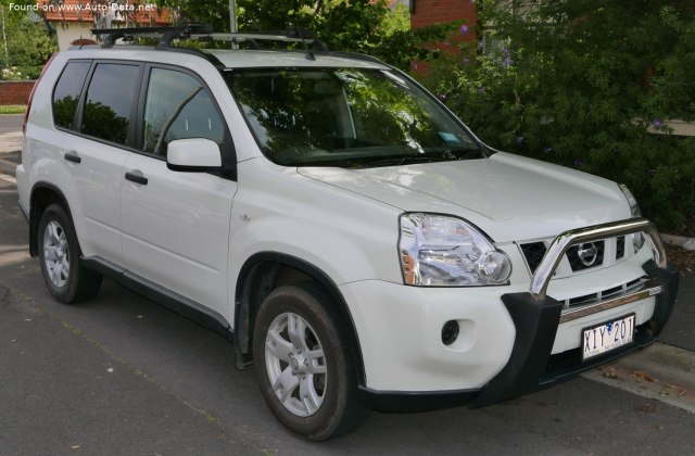 Mobil Nissan X Trail 2007 