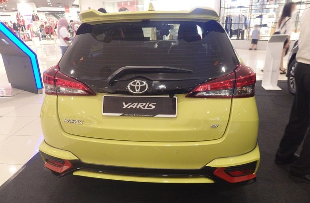 Toyota Yaris Dua Pintu
