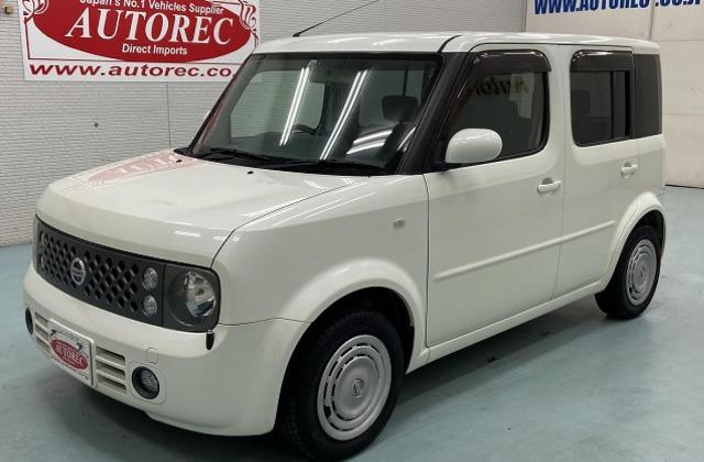 Mobil Nissan Cube 