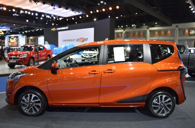 Ukuran Ban Toyota Sienta
