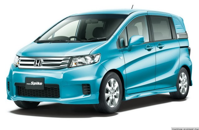 Mobil Honda Freed 2010
