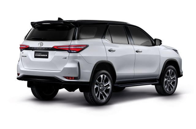 Ukuran Mobil Fortuner 2021
