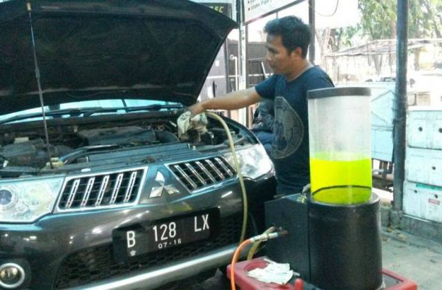 Masalah Mesin Mobil Cepat Panas
