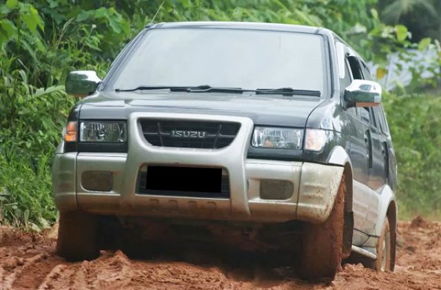 Kekurangan Mobil Panther Touring
