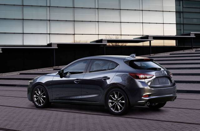 Mobil Mazda 3 Hatchback
