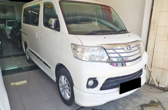 Harga Daihatsu Luxio X 