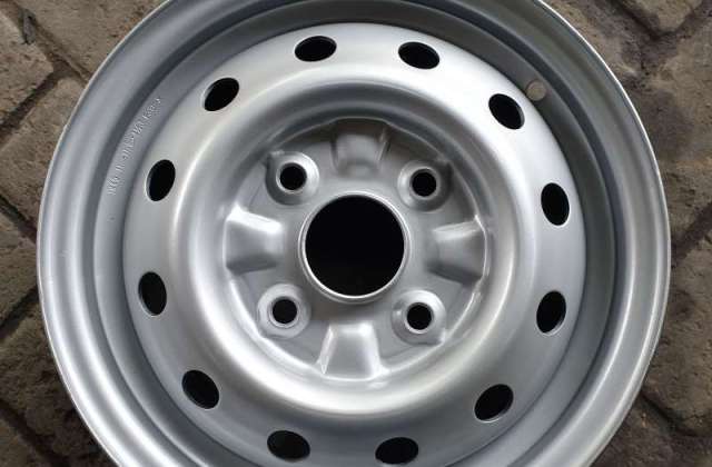 Gran Max Modifikasi Velg Kaleng
