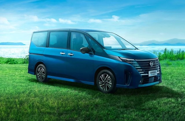 Nissan Serena Tipe Tertinggi
